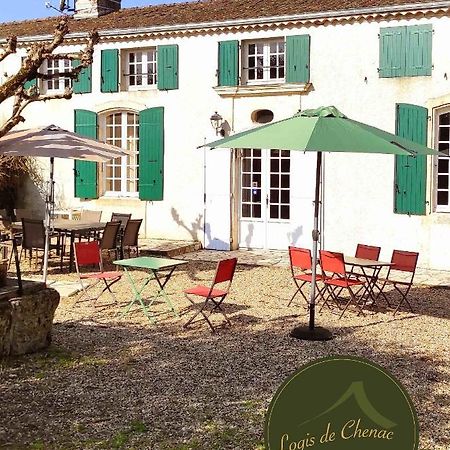 Logis De Chenac - Chambres Et Table D'Hotes Chenac Saint Seurin d'Uzet Exteriör bild