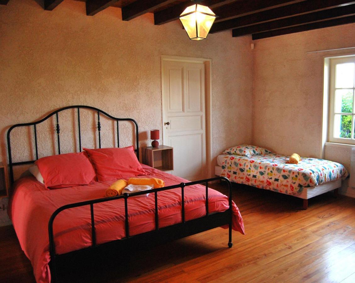 Logis De Chenac - Chambres Et Table D'Hotes Chenac Saint Seurin d'Uzet Exteriör bild