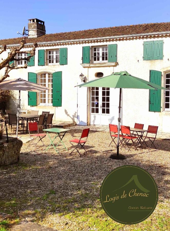 Logis De Chenac - Chambres Et Table D'Hotes Chenac Saint Seurin d'Uzet Exteriör bild